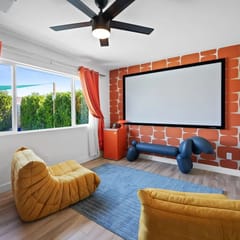 Retro Vibe Stay | Pool, Game Room, Sauna! Sleeps 8