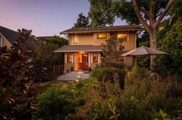 Gorgeous Eccentric Home with Cowboy Pool!