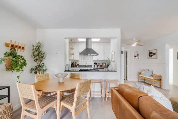 Boho Vibes | Steps from Pacific Beach | Sleeps 8!
