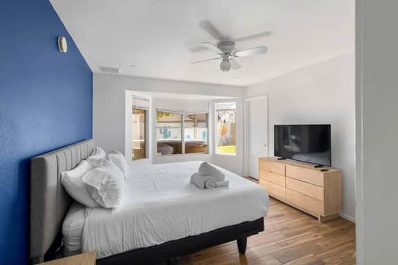 Glendale Pool Retreat | Spa, Golf & Games