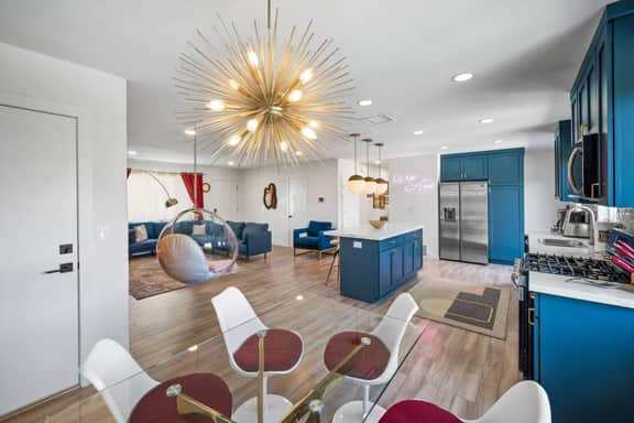 Retro Vibe Stay | Pool, Game Room, Sauna! Sleeps 8